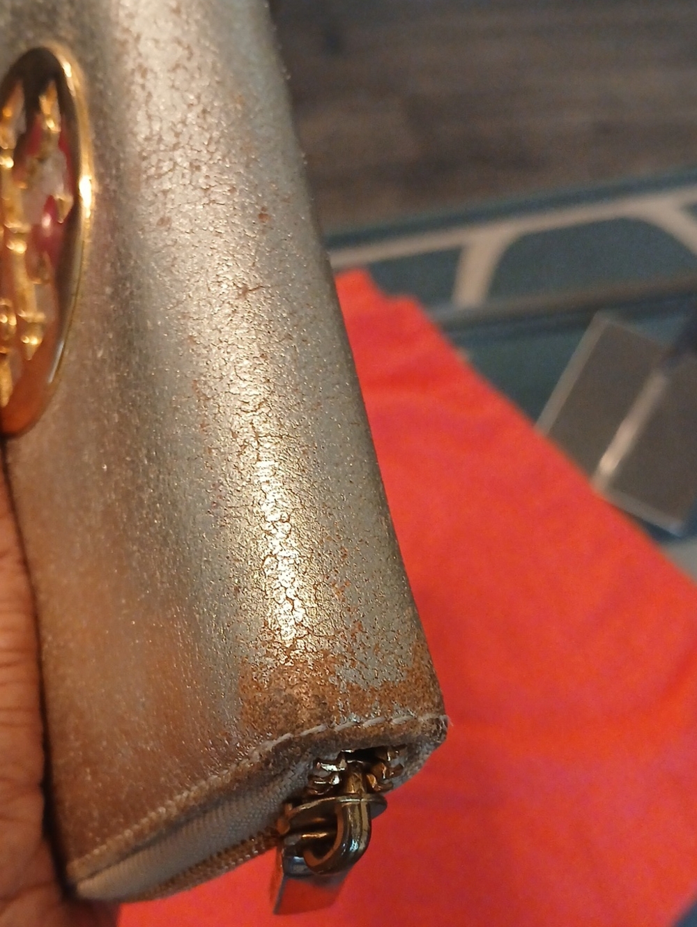 Tory Burch Metallic Beige Tote with Gold Hardware and Matching Wallet - Picture 14 of 17